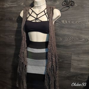 🎉🛍 Almost Famous Large gray knit hooded open front cardigan with fringe